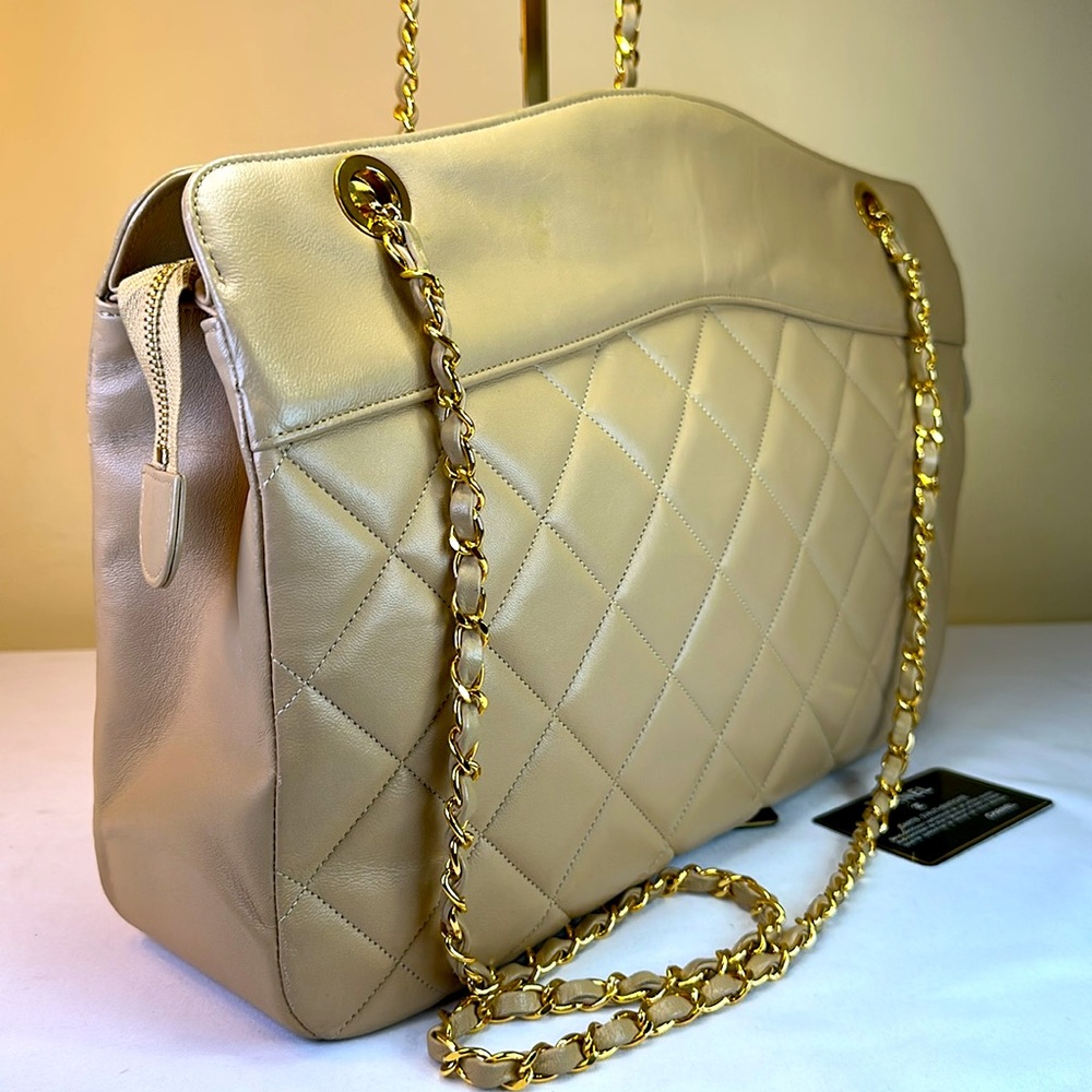 CHANEL XL Lambskin Beige Quilted Zip Top Card Series 1 1989-91 COA - Picture 2 of 16